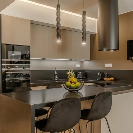 Dreamy 2 Bd In The Heart Of The By Hospi Apartment *