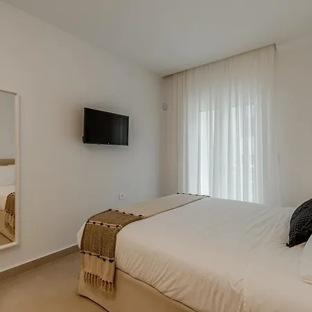 Apartment Dreamy 2 Bd In The Heart Of The By Hospi *